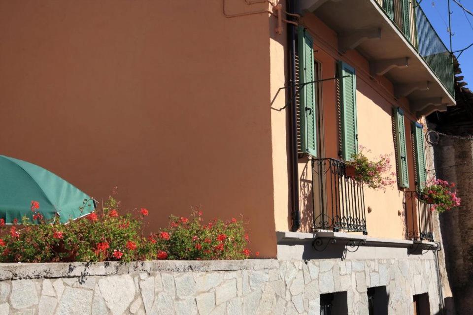 B&B Pisolo E I Persi Pien Roccasparvera Extérieur photo